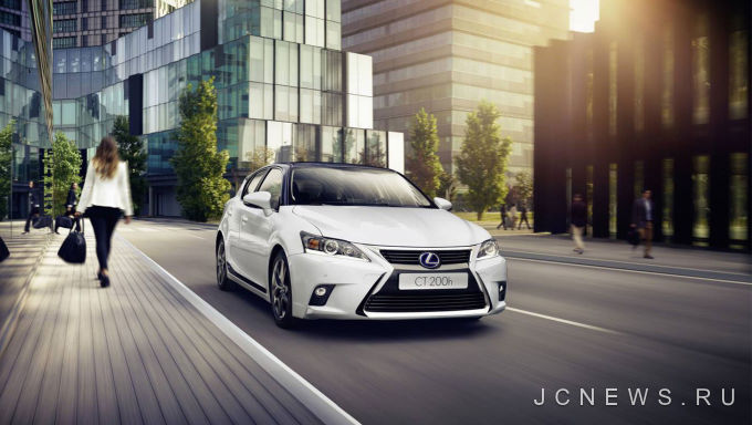 Lexus    CT 200h Advance Plus   